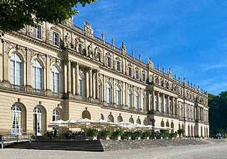 Bild: Terrasse des Schlosscafés